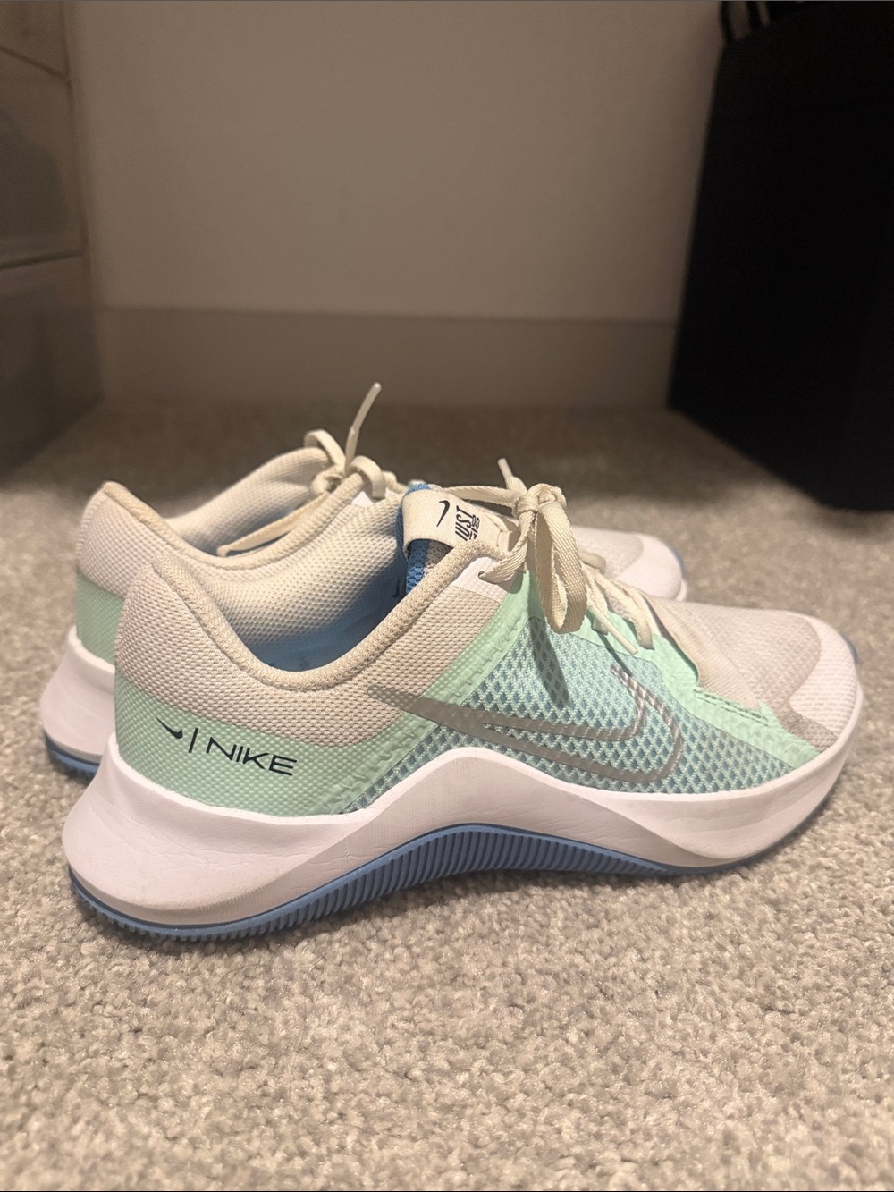 Nike Women’s Mint Green and White Mesh Training Sneakers